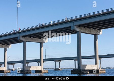 Ponte di articoli Gilchrist e Barron Collier ponte su Charlotte Bay, Punta Gorda, Florida Foto Stock