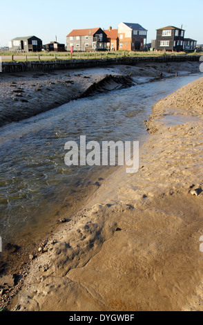 Ferry Road Walberswick visto da tutta Dunwich fiume verso il fiume Blyth Foto Stock