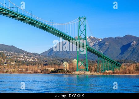 Vista del Ponte Lions Gate da Stanley Park Foto Stock