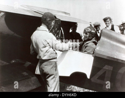 Il Laird Super Solution, progettato da E.M. Laird e pilotato da Jimmy Doolittle, era un biplano ad alte prestazioni utilizzato nelle corse aeree. Questo aereo, alimentato da un motore Pratt & Whitney R-1340, era noto per la sua velocità e il design aerodinamico, vincendo numerose gare durante gli anni '1930 Foto Stock