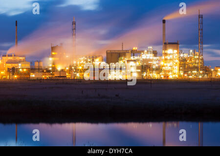 Il biossido di titanio impianto chimico vicino Teesmouth Riserva Naturale. Opere Greatham Tees rd. Hartlepool. Regno Unito Foto Stock