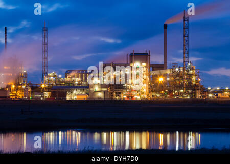 Il biossido di titanio impianto chimico vicino Teesmouth Riserva Naturale. Opere Greatham Tees rd. Hartlepool. Regno Unito Foto Stock