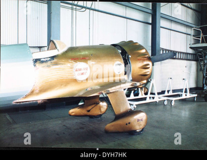 Il Wedell-Williams Model 44, dotato del motore Pratt & Whitney Hornet R-1690, fu un pilota d'aria significativo all'inizio del XX secolo. Questo aereo, noto anche come "Ring Free Special", ha gareggiato in varie gare aeree, mostrando velocità e ingegneria impressionanti. Pilotato da Jimmy Wedell, l'aereo divenne un simbolo di successo aeronautico. Foto Stock