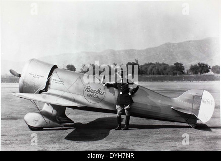 Il Wedell-Williams Racer, pilotato da Roscoe Turner, era un aereo da corsa ad alte prestazioni utilizzato negli anni '1930 Era noto per la sua velocità e il design aerodinamico, segnando un significativo successo nelle corse di aviazione. Foto Stock