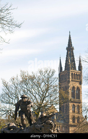 Memoriale di Cameronian Fucili a canna rigata in Kelvingrove Park, Glasgow Foto Stock