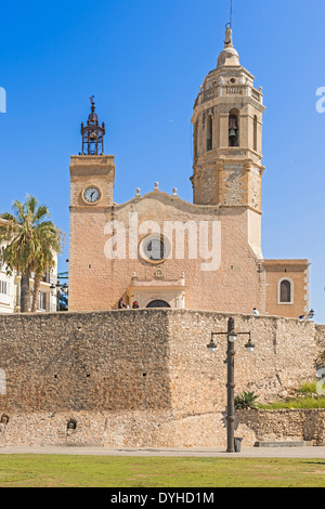 Sitges, Spagna, Església de Sant Bartomeu mi Santa Tecla chiesa risale al XVII secolo Foto Stock