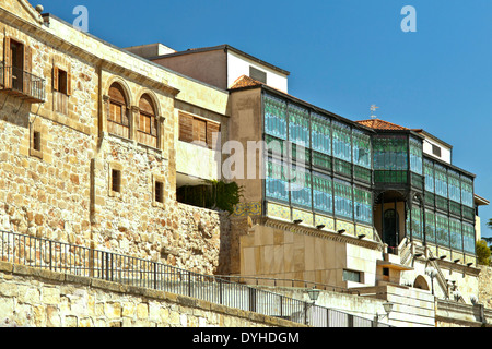 Le finestre di vetro macchiate di Casa Lis, un Liberty e Art Deco Museum, Salamanca, Castilla y León, Spagna. Foto Stock