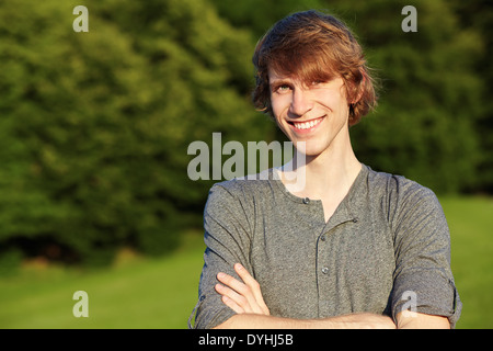 Ritratto di un giovane uomo Foto Stock