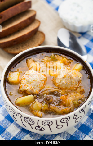 Minestra con polpettine di carne Foto Stock