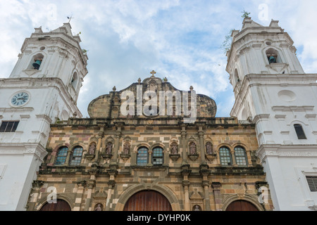 Panama City, Panama - Gennaio 2, 2014: Cattedrale Metropolitana di giorno, situato sulla Plaza la Independencia nella zona storica Foto Stock