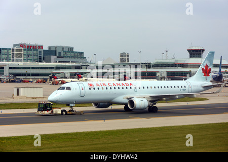 Air Canada aereo nell'aeroporto Pearson, Ontario, Canada Foto Stock