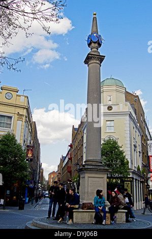 Seven Dials meridiana pilastro, Covent Garden, nel West End di Londra, Inghilterra, Regno Unito Foto Stock