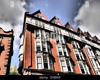 Immagine creativa di architettura / aspetti architettonici degli edifici della Cattedrale, Dean Street, Newcastle upon Tyne, England, Regno Unito Foto Stock