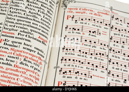 Messale e libro dei Canti del sacerdote in latino., Messbuch und Liederbuch eines Priesters Foto Stock