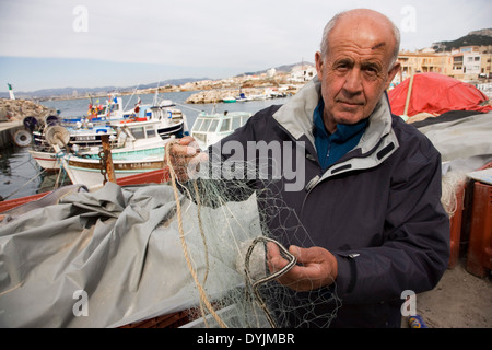 Jean-Claude Bianco pescatore subacqueo e Luc Vanrell che hanno trovato Antoine Saint Exupery's aereo. Nei pressi di Marsiglia, Francia Foto Stock