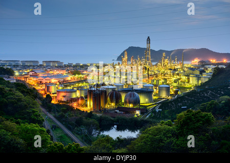 Le raffinerie di petrolio in Wakayama, Giappone. Foto Stock