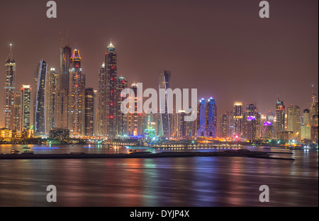 Vista sulla Marina di Dubai da Palm Jumeirah, EMIRATI ARABI UNITI Foto Stock