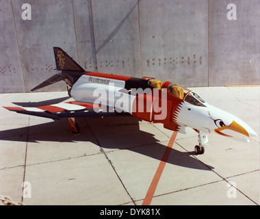 Questa fotografia della Stetz Collection mostra una vista storica della Naval Air Station North Island (NAS NI), situata a San Diego, California. NAS North Island è stato un sito cruciale per le operazioni di aviazione della US Navy, specialmente durante e dopo la seconda guerra mondiale Foto Stock