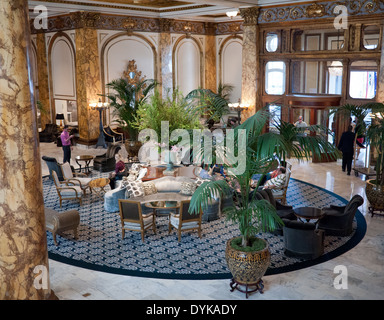 Una vista della lobby interni dello storico e lussuoso Fairmont San Francisco Hotel a San Francisco, California. Foto Stock