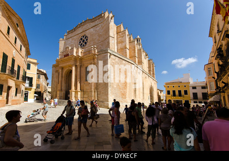 La Basilica Cattedrale di Minorca. Nella città di Ciutadella. Girato con un obiettivo grandangolare. Foto Stock