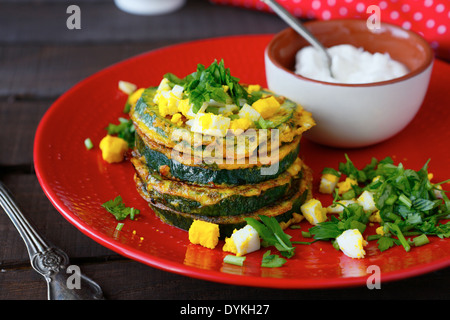 Zucchini fritti in pastella, cibo Foto Stock