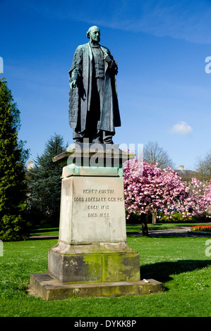 Statua di Henry Austin signore Aberdare da Herbert Hampton, giardini Alexandra, Cathays Park, Cardiff, Galles del Sud, Regno Unito. Foto Stock