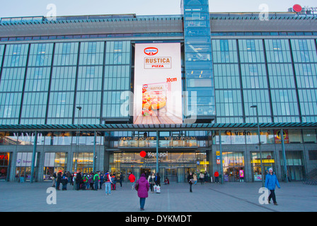 Piazza Narinkkatori, Kamppi distretto, centro di Helsinki, Finlandia, Europa Foto Stock