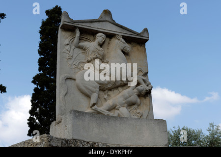 Copia stele commemorativa Dexileos giovane uomo ucciso nella battaglia di Corinto nel 394 A.C. Kerameikos Atene Grecia 20 anno Foto Stock