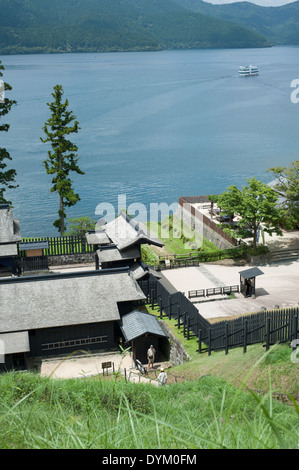 Lago Ashi costa, Hakone, nella prefettura di Kanagawa, Giappone Foto Stock