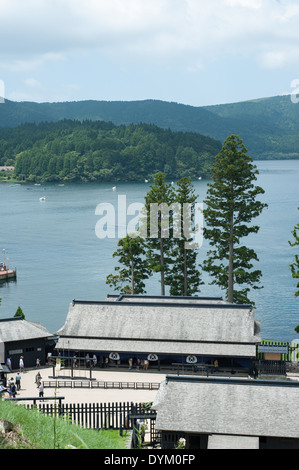 Lago Ashi costa, Hakone, nella prefettura di Kanagawa, Giappone Foto Stock