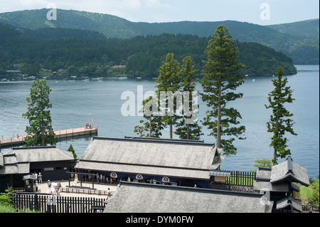 Lago Ashi costa, Hakone, nella prefettura di Kanagawa, Giappone Foto Stock