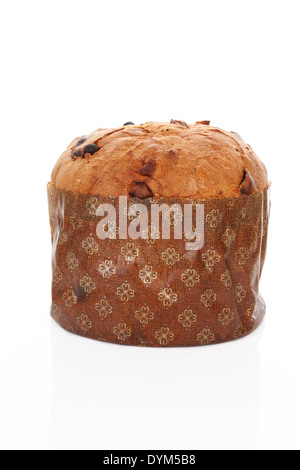 Lussuoso panettone italiano raisin cake isolati su sfondo bianco. Italian sweet food. Foto Stock