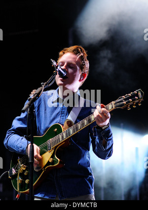 MADRID - Jun 23: due porte di Cinema Club (Northern Irish indie rock band di Bangor e Donaghadee) suona al Matadero de Madrid Foto Stock