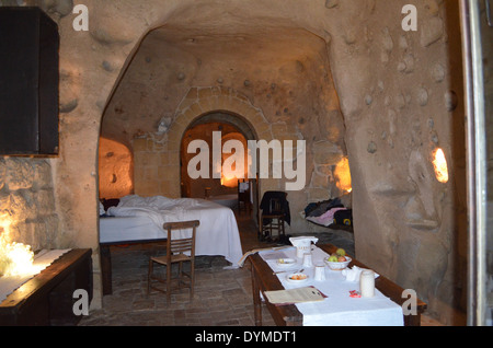 Matera,una delle più antiche civiltà dell'Italia, vivevano come trogladytes in grotte.Questo uno authenicated per comodità. Foto Stock