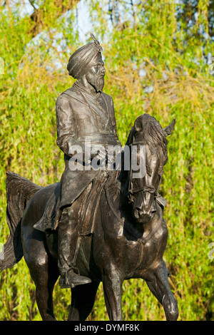 Maharaja Duleep Singh a cavallo, statua di bronzo a Butten Island, Thetford Regno Unito unsharpened Foto Stock