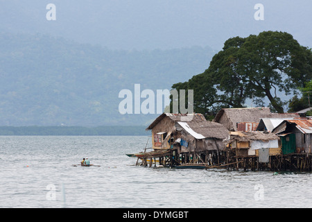 Casa di pescatori in Puerto Princesa, PALAWAN FILIPPINE Foto Stock