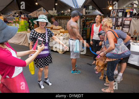 Sydney Australia,New South Wales,The Rocks Market,shopping shopper shopping shopping negozi mercati di mercato di vendita di acquisto di mercato, negozi al dettaglio b Foto Stock