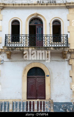 Edifici di spagnolo al porto vecchio, Tangeri, Marocco, Africa del Nord Foto Stock