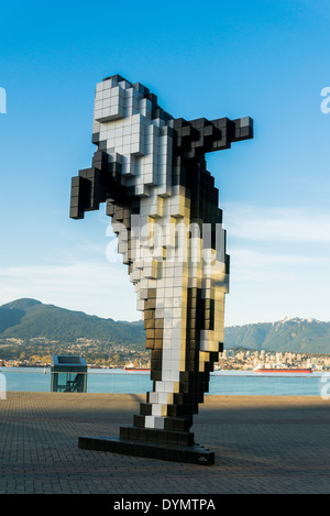 Digital Orca scultura da Douglas Coupland, Jack Poole Plaza, Vancouver, British Columbia, Canada Foto Stock