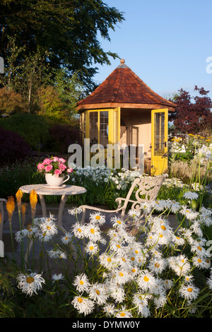 Tatton Park RHS Flower Show 2013 l'acqua giardino disegnato da Harry Levy sponsorizzato da stagno impresa di costruzione aggiudicati Silver G Foto Stock