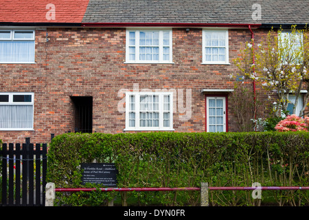 LIVERPOOL, Regno Unito - 16 APRILE 2014: la casa d'infanzia di Sir Paul McCartney (20 Forthlin Road) a Liverpool il 16 aprile 2014. Foto Stock