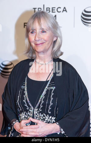 New York, NY, Stati Uniti d'America - 21 Aprile 2014: attrice Gemma Jones assiste Tribeca Talks: dopo il film: "Ora: In ali su un palcoscenico mondiale' durante il 2014 Tribeca Film Festival a BMCC Tribeca PAC, Manhattan Credito: Sam Aronov/Alamy Live News Foto Stock