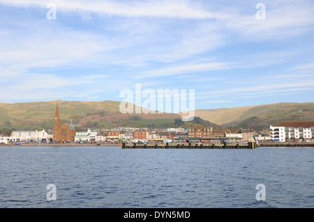 Molo e lungomare di Largs, estuario di Clyde, Inverclyde, Ayrshire, Scozia, Regno Unito Foto Stock