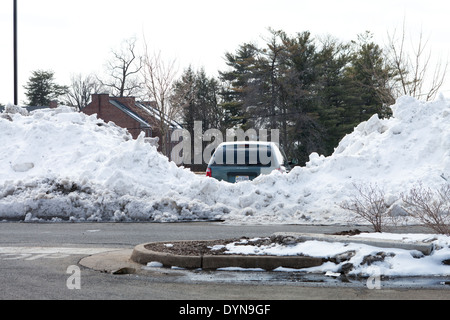 Macchina bloccata da alta arata snow - USA Foto Stock