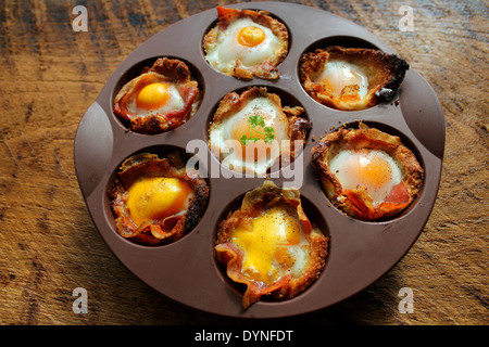 La prima colazione - uova fritte con pancetta Foto Stock