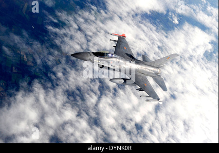 Un belga F-16 Fighting Falcon aeromobile durante la fase di esercizio freccia brillante Settembre 21, 2011 in Germania. Foto Stock