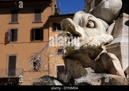 Italia, Roma, Piazza della Rotonda, fontana Foto Stock