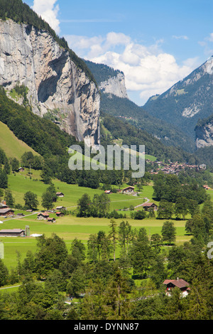 Lauterbrunnen scogliere nell Oberland Bernese, Svizzera. Foto Stock