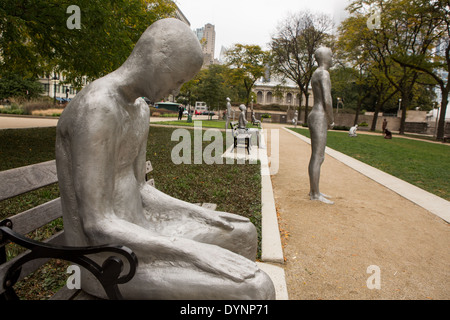 Confina con un pubblico di installazione di scultura da artista islandese Steinunn Thorarinsdottir in Solti Giardino di Grant Park di Chicago, Illinois USA Foto Stock