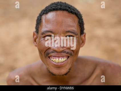 Sorridente Bushman, Tsumkwe, Namibia Foto Stock